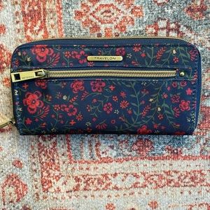 Travelon red blue floral wallet